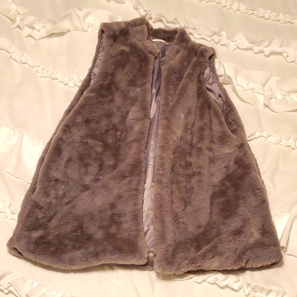 NWOT Women's Faux Fur Vest